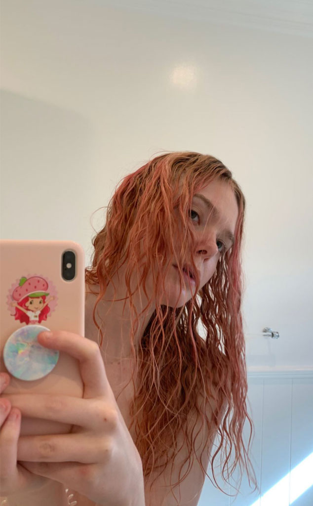 Elle Fanning, Pink Hair, Instagram Elle Fanning, Pink Hair, Instagram